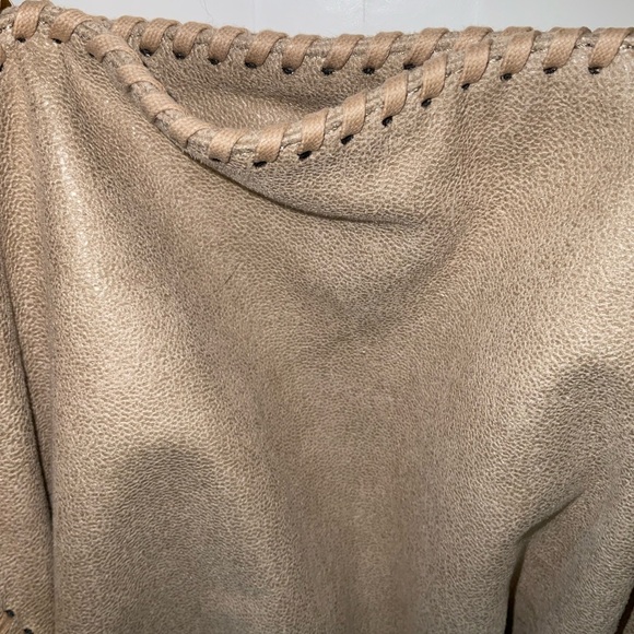 Stella McCartney Falabella Cream Shoulder Bag with Gold Chain - Picture 4 of 16